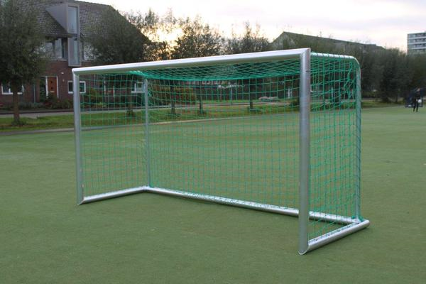 minidoel voor voetbal met groen net