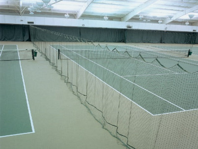 afschermnet voor tennishallen en sporthallen