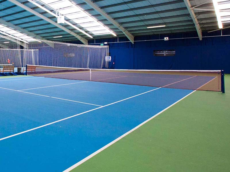 rood tennisnet speciaal voor blauwe ondergronden