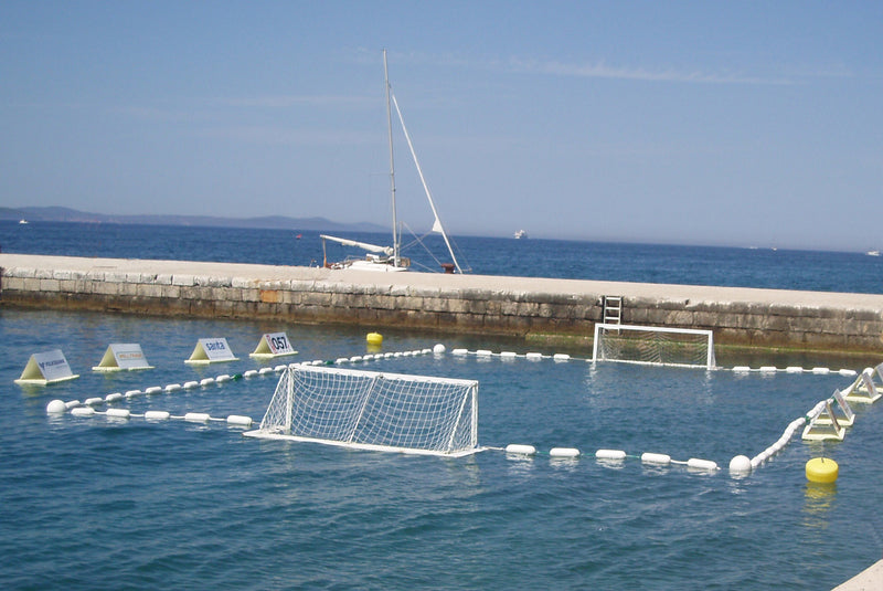 waterpolo veld met twee doelen